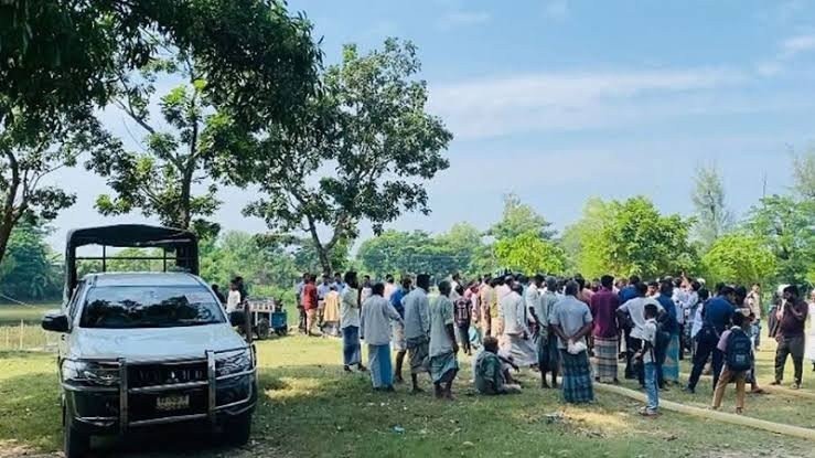 চট্টগ্রামে বিএনপি নেতার নেতৃত্বে সরকারি পুকুরের মাছ লুটের চেষ্টা